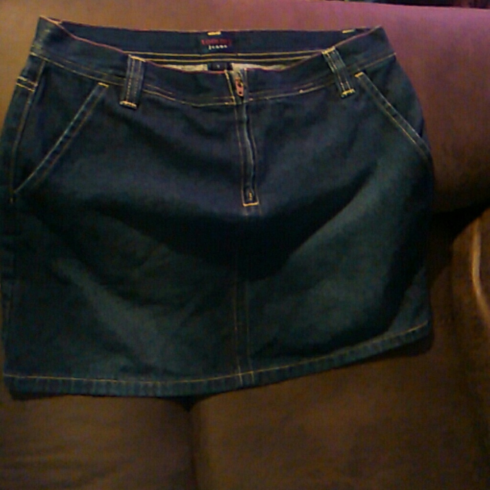 Tommy Hilfiger dark wash jeans skirt